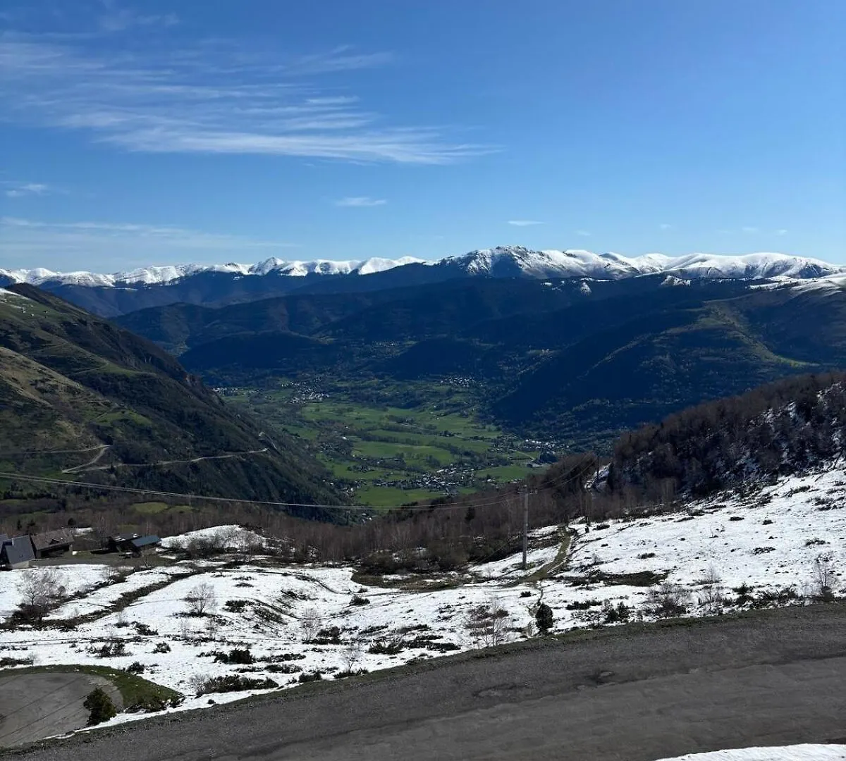 6 Places Montreal I Pla D'Adet Saint-Lary-Soulan